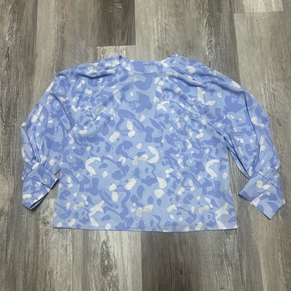 Nine West Downtown Periwinkle Camo Blouse Size Large